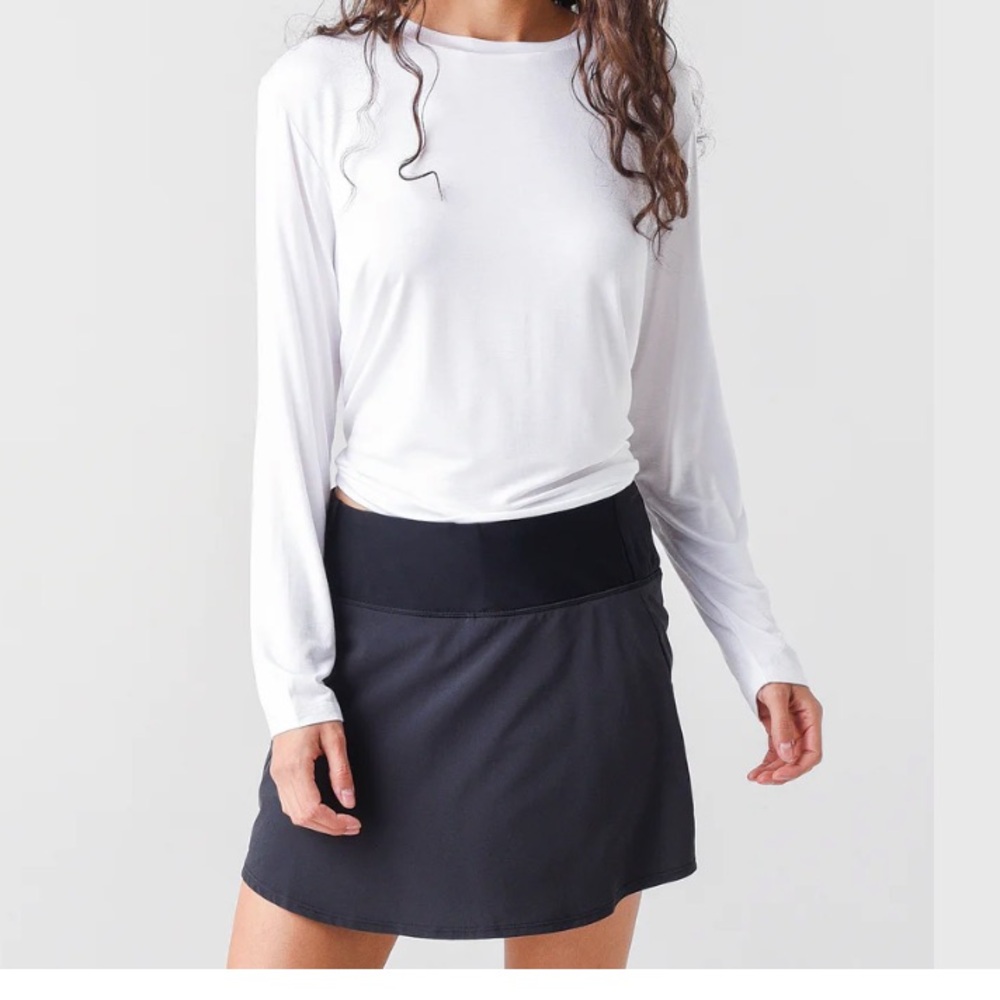 TIE BACK LONG SLEEVE
Addison Bay®
